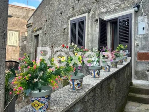 casa indipendente in vendita a Castiglione di Sicilia