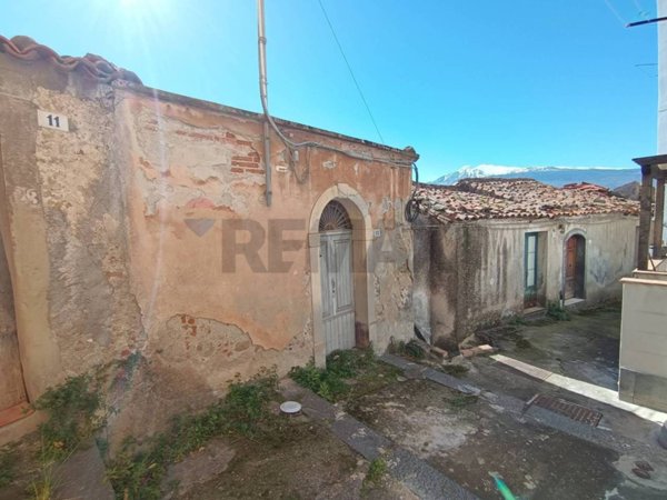 casa indipendente in vendita a Castiglione di Sicilia