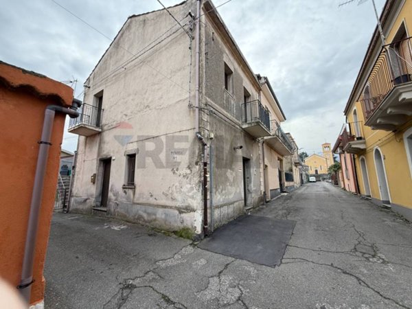 casa indipendente in vendita a Castiglione di Sicilia in zona Solicchiata