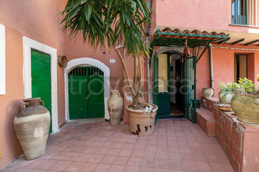 negozio in vendita a Castiglione di Sicilia