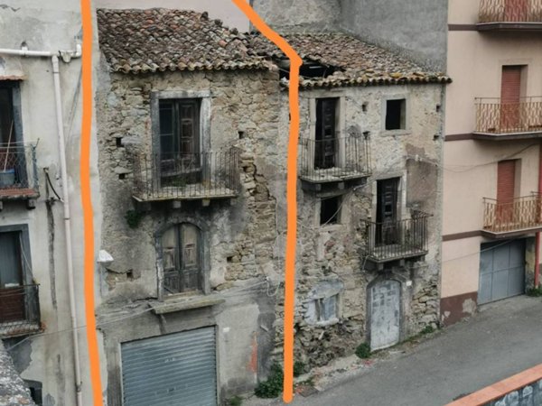 casa indipendente in vendita a Castiglione di Sicilia