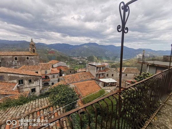 casa indipendente in vendita a Castiglione di Sicilia