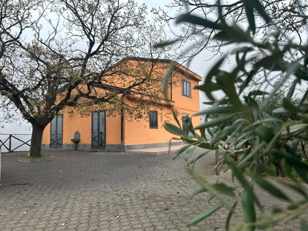 appartamento in vendita a Castiglione di Sicilia in zona Solicchiata