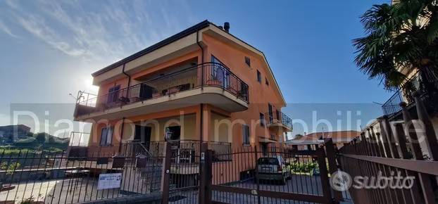 casa indipendente in vendita a Castiglione di Sicilia in zona Solicchiata