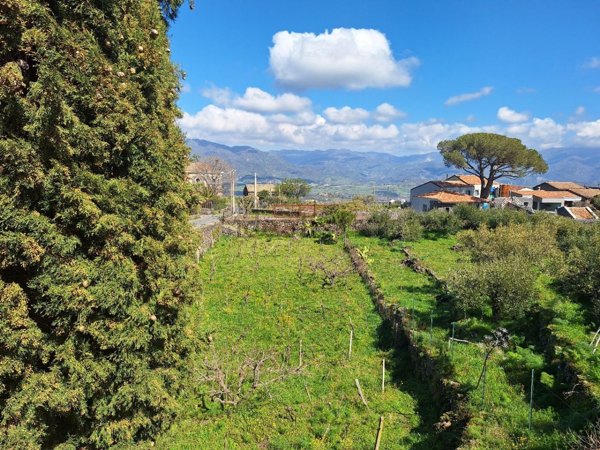 casa indipendente in vendita a Castiglione di Sicilia