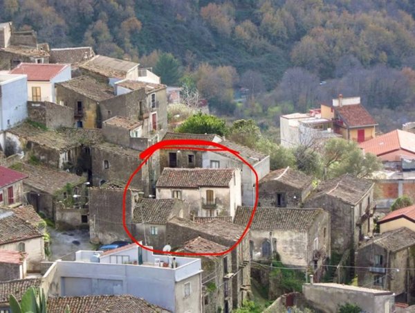 casa indipendente in vendita a Castiglione di Sicilia