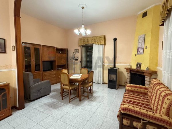 casa indipendente in vendita a Castiglione di Sicilia in zona Solicchiata