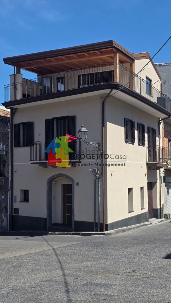 casa indipendente in vendita a Castiglione di Sicilia in zona Gravà