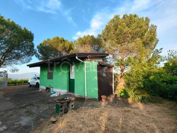 casa semindipendente in vendita a Castiglione di Sicilia in zona Solicchiata