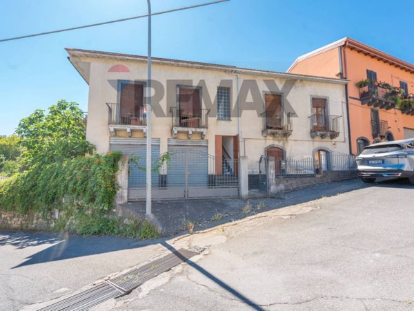 casa indipendente in vendita a Castiglione di Sicilia