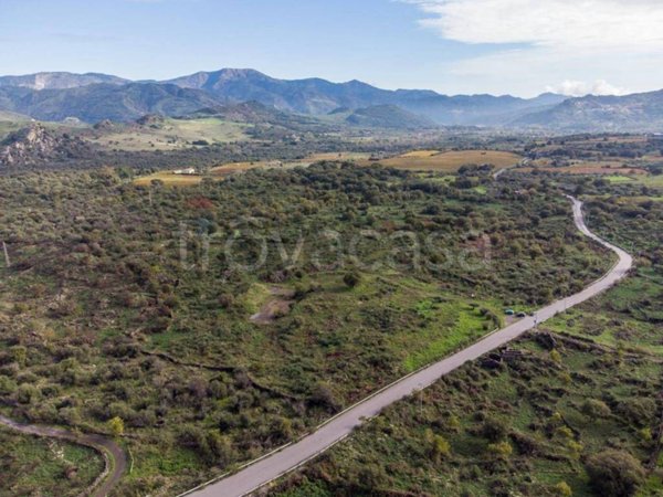 casa indipendente in vendita a Castiglione di Sicilia in zona Verzella