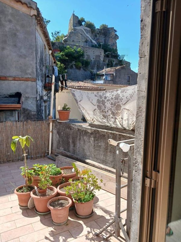 casa indipendente in vendita a Castiglione di Sicilia