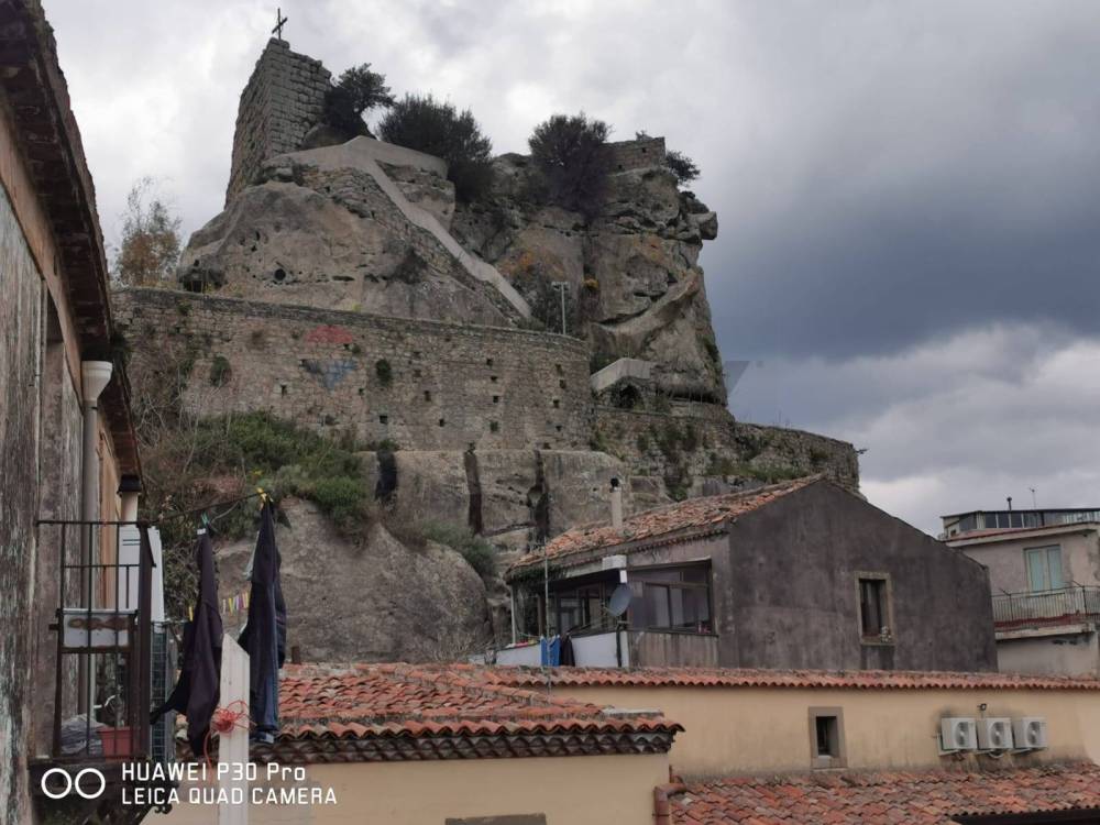 casa indipendente in vendita a Castiglione di Sicilia
