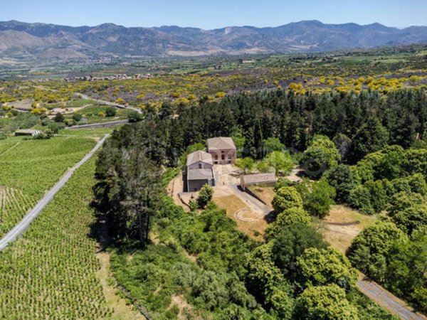 casa indipendente in vendita a Castiglione di Sicilia