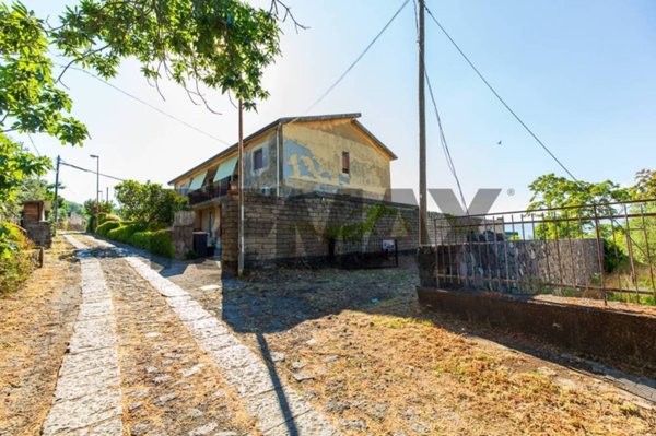 terreno in vendita a Castiglione di Sicilia in zona Rovittello