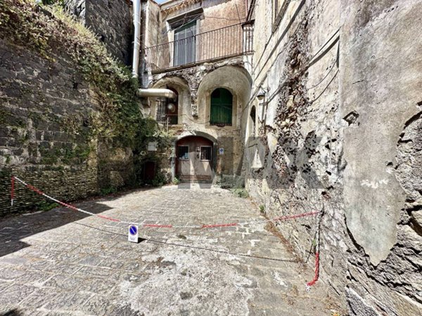 casa indipendente in vendita a Castiglione di Sicilia