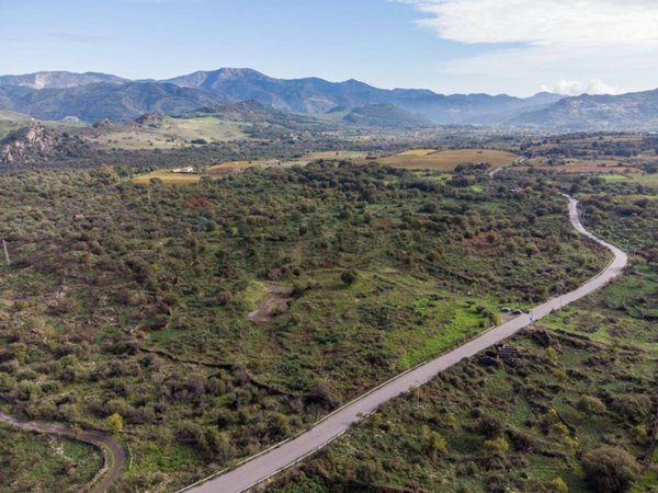 casa indipendente in vendita a Castiglione di Sicilia in zona Verzella