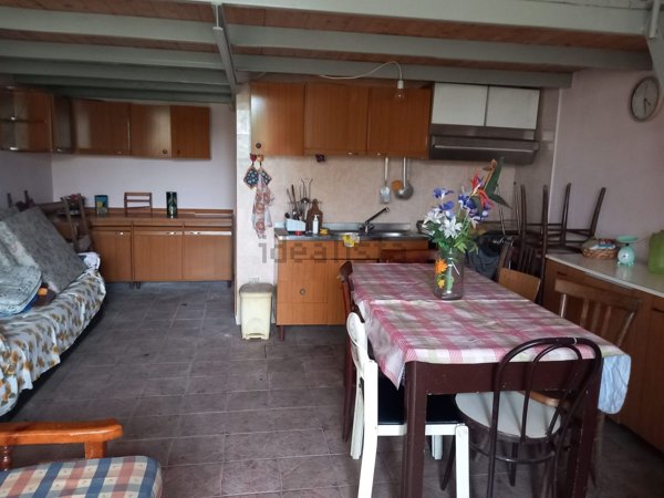 casa indipendente in vendita a Castiglione di Sicilia in zona Rovittello