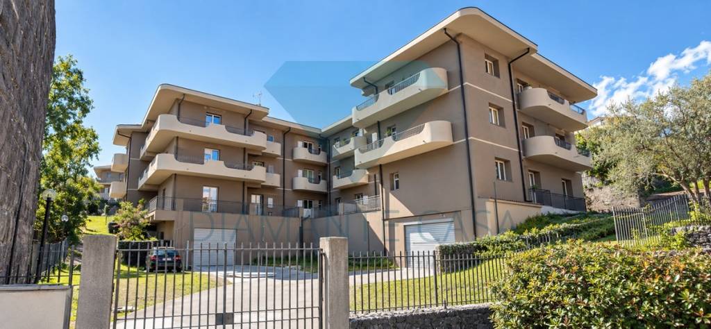 appartamento in vendita a Castiglione di Sicilia in zona Passopisciaro