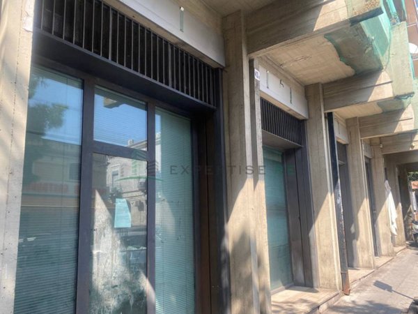 negozio in vendita a Catania in zona Ognina