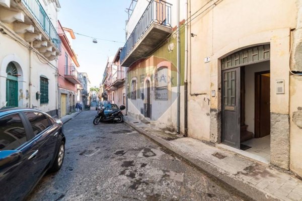 casa indipendente in vendita a Catania