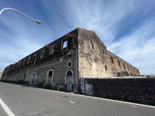 intera palazzina in vendita a Catania