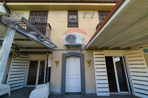 casa indipendente in vendita a Catania in zona Librino