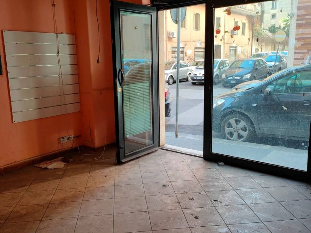 negozio in vendita a Catania in zona Picanello