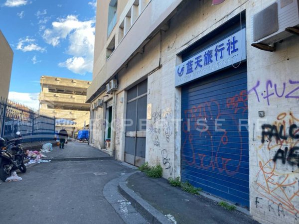locale commerciale in vendita a Catania in zona Centro Storico