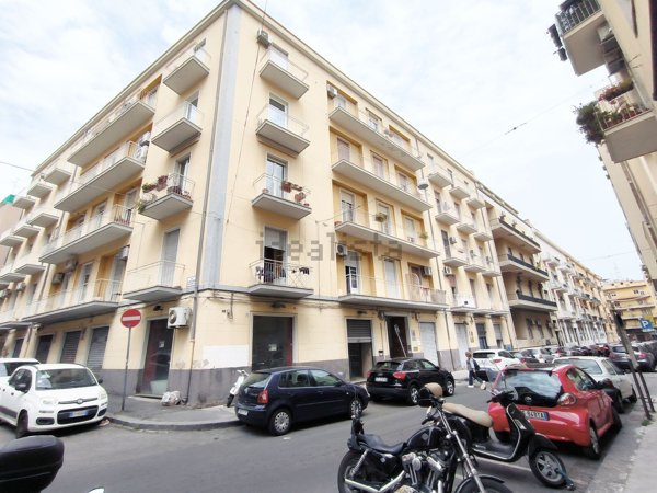 locale commerciale in vendita a Catania