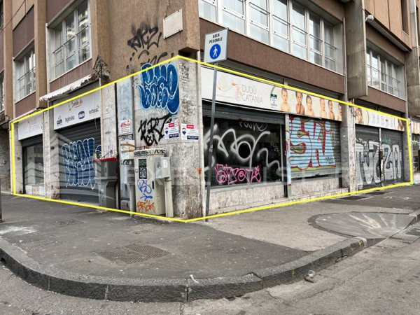 locale commerciale in vendita a Catania in zona Centro Storico