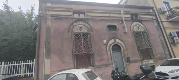 casa indipendente in vendita a Catania