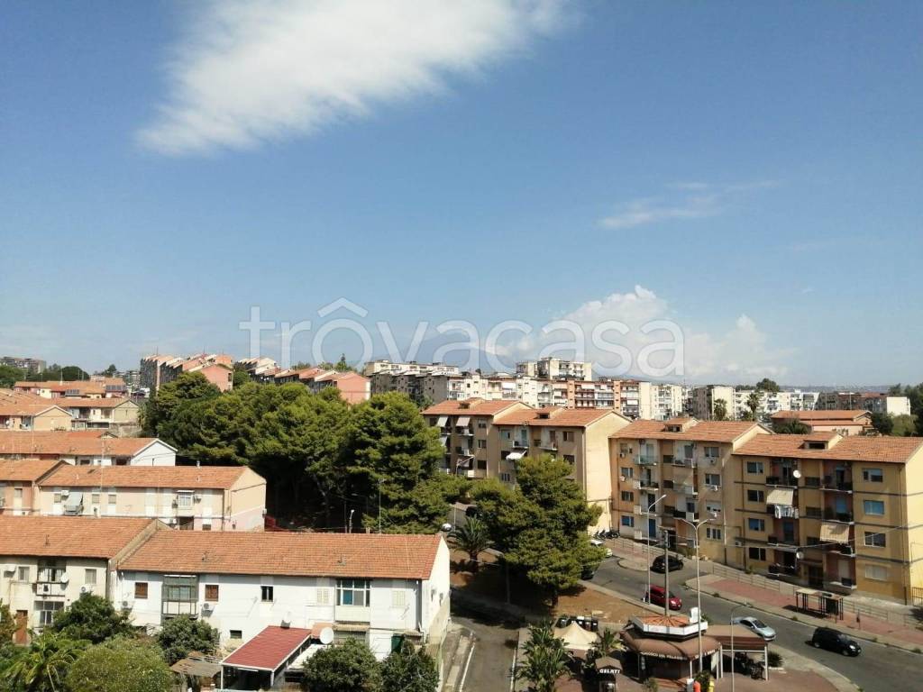 appartamento in vendita a Catania in zona Villaggio Sant'Agata