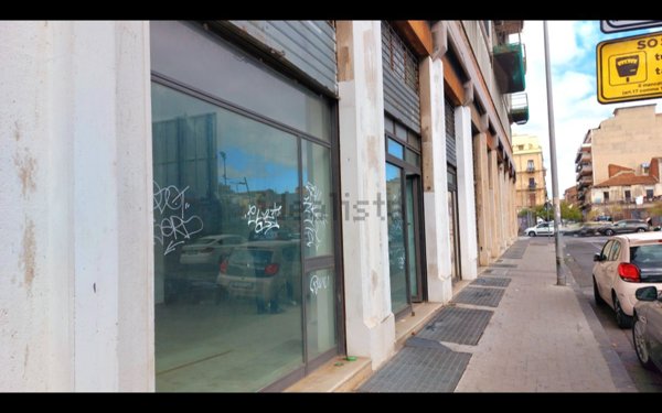 locale commerciale in vendita a Catania