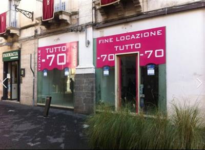 locale commerciale in vendita a Catania