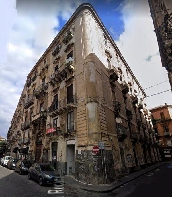 locale commerciale in vendita a Catania in zona Centro Storico