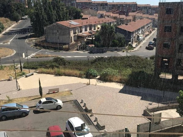 appartamento in vendita a Catania in zona Villaggio Sant'Agata