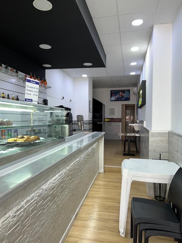 negozio in vendita a Catania in zona Zia Lisa