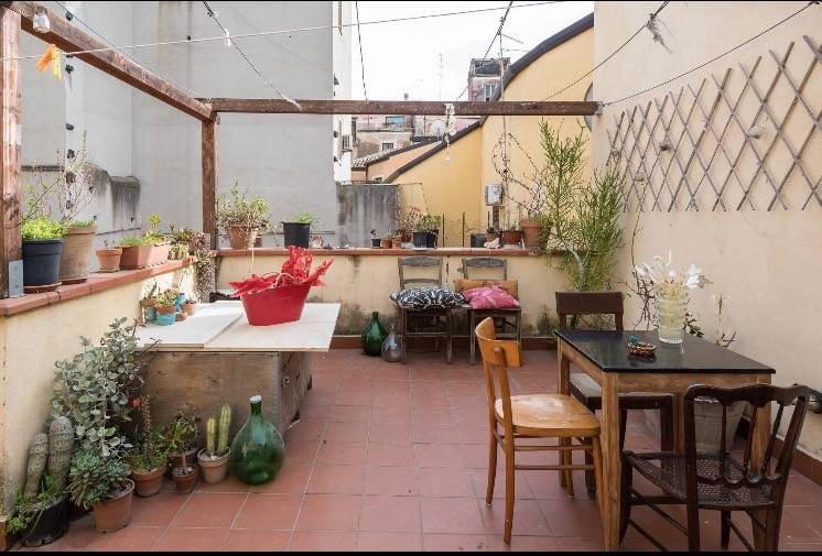 intera palazzina in vendita a Catania in zona Centro Storico