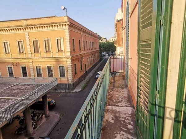 intera palazzina in vendita a Catania