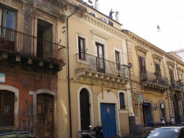intera palazzina in vendita a Catania