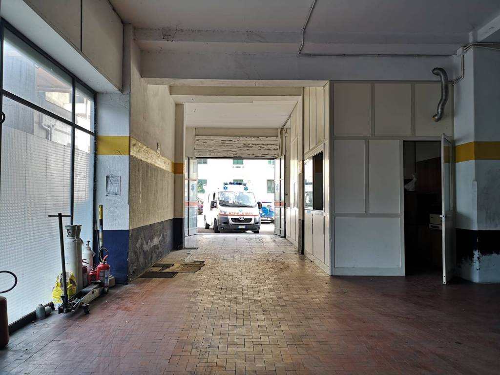 negozio in vendita a Catania in zona Cibali