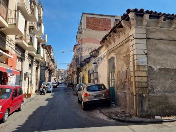 casa indipendente in vendita a Catania in zona Centro Storico