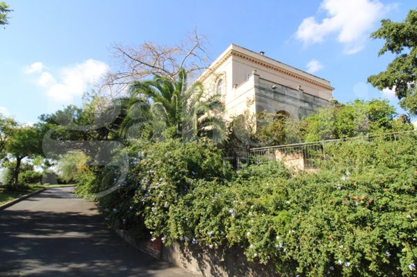 casa indipendente in vendita a Catania in zona Centro Storico