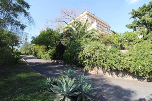 casa indipendente in vendita a Catania in zona Centro Storico