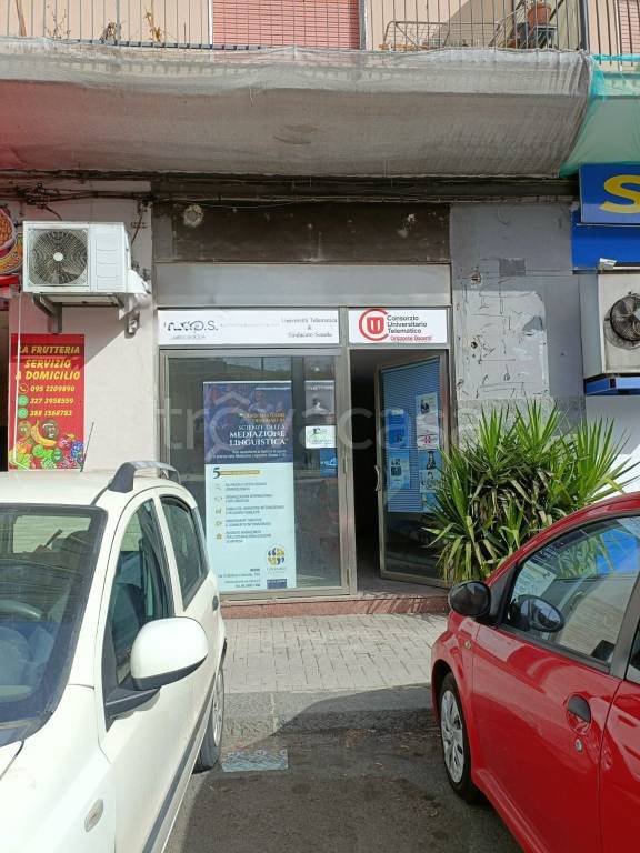 negozio in vendita a Catania in zona Ognina