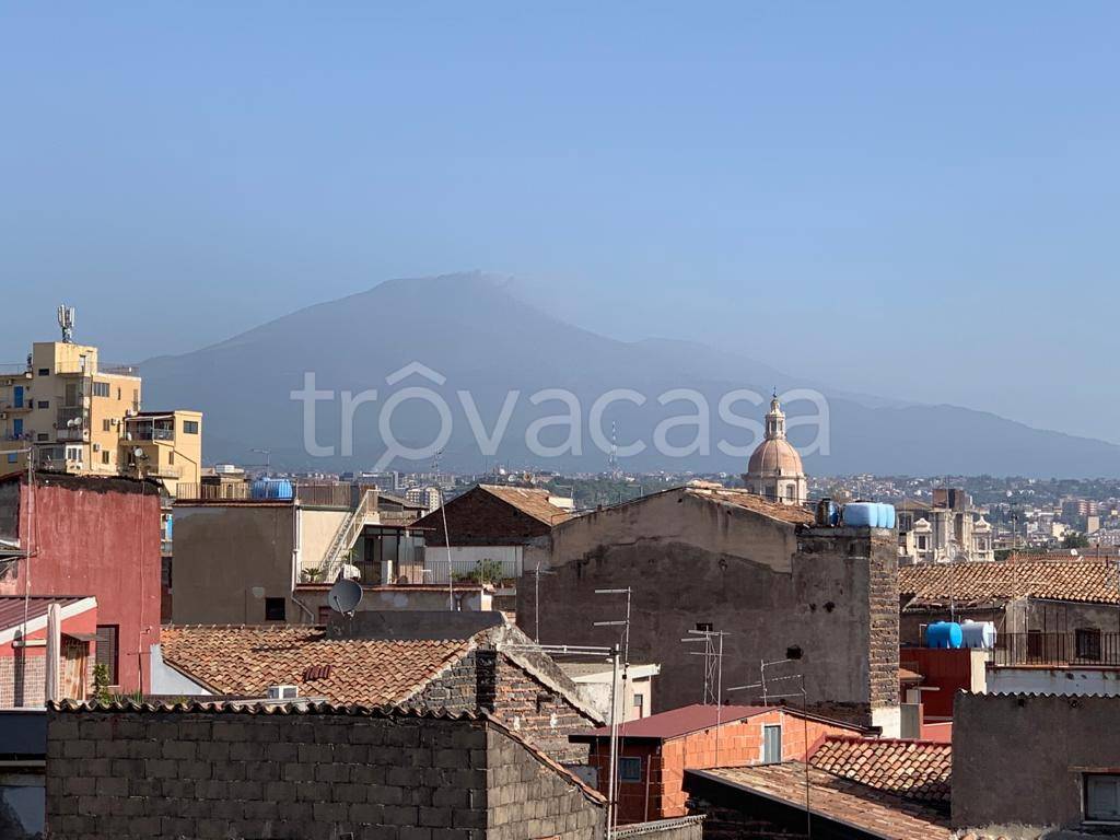 appartamento in vendita a Catania in zona Centro Storico