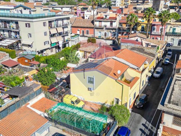 casa indipendente in vendita a Catania in zona Cibali