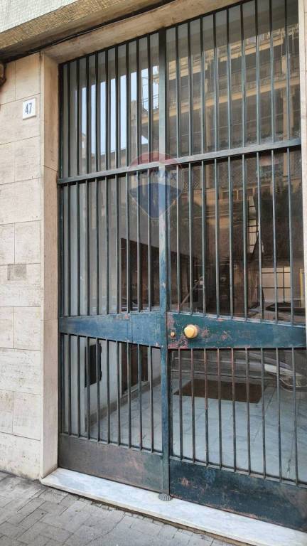 locale di sgombero in vendita a Catania