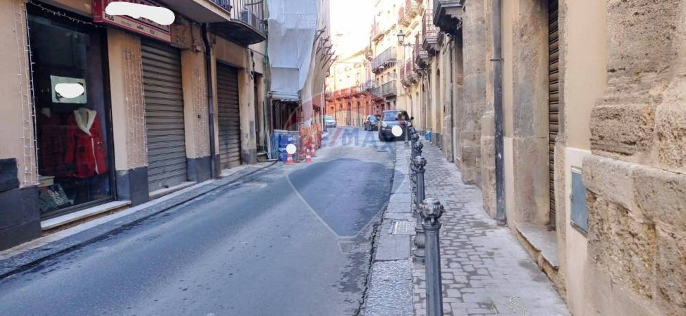 negozio in vendita a Catania in zona Centro Storico